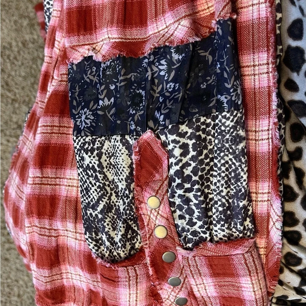 Free People We the Free (Fields of Plaid) snap button front & sleeve shirt Sz S